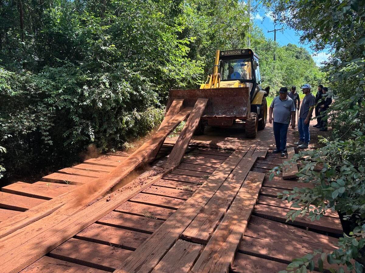Trecho da estrada para Linha Comin é interditado para manutenção da ponte
