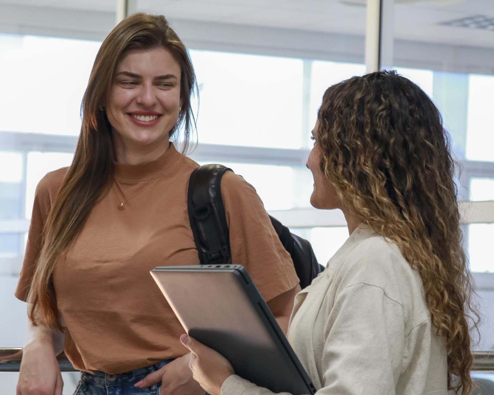 Garantia de emprego ou bolsa: como a Faculdade Donaduzzi transforma a educação superior em resultado real