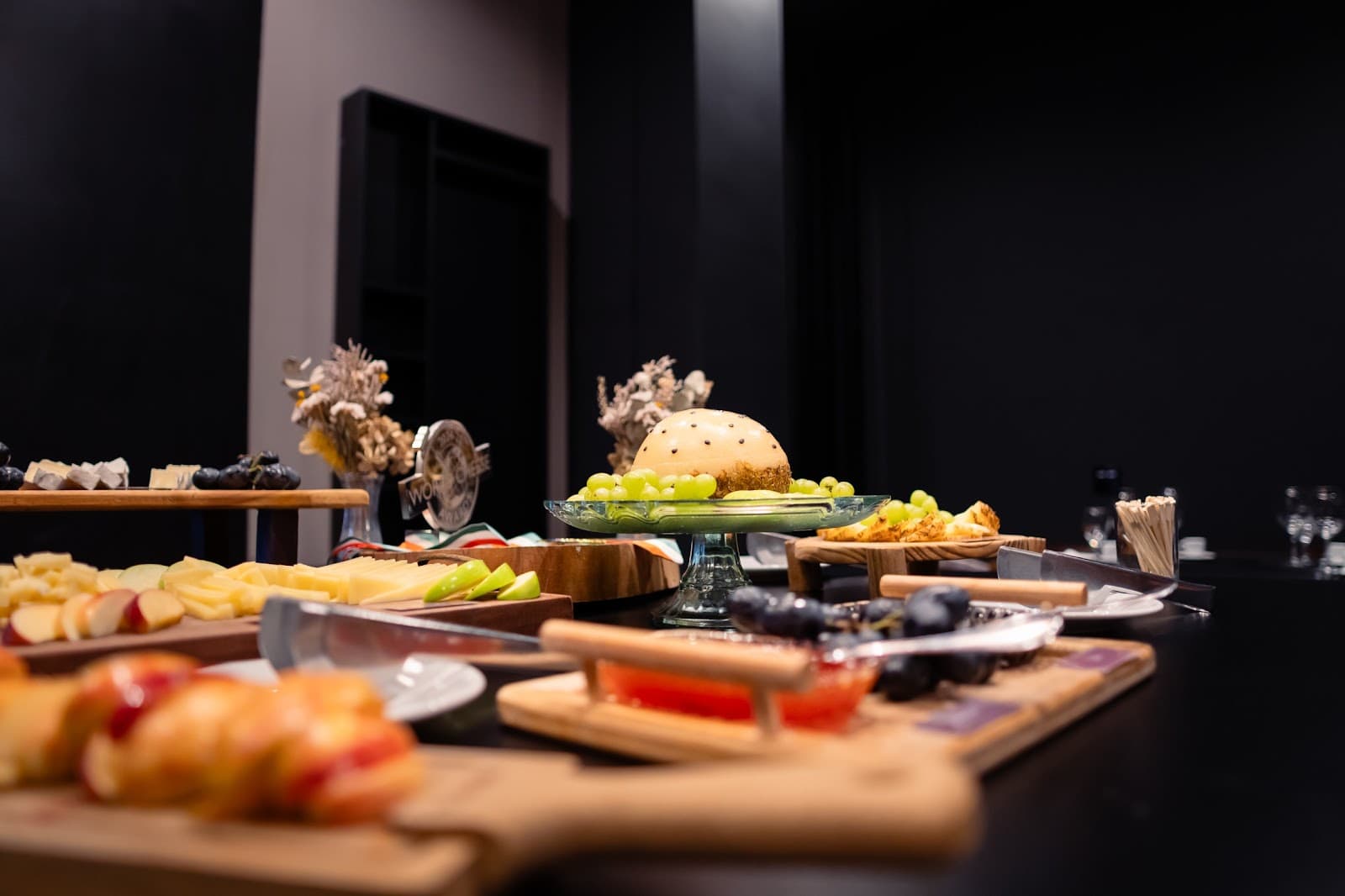 DoubleTree by Hilton Foz recebe experiência sensorial com queijos premiados da Flor da Terra