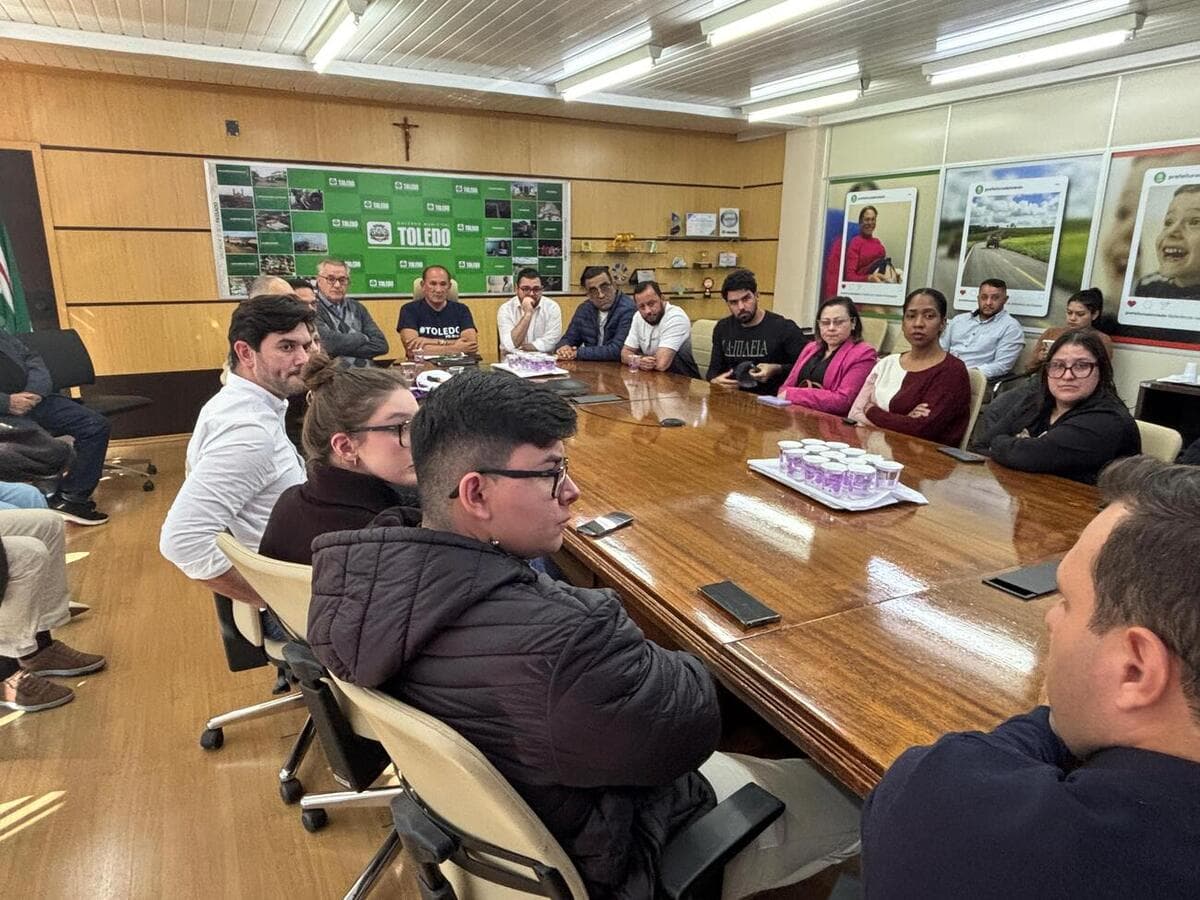 Ex-funcionários do HRT são recebidos pela administração municipal