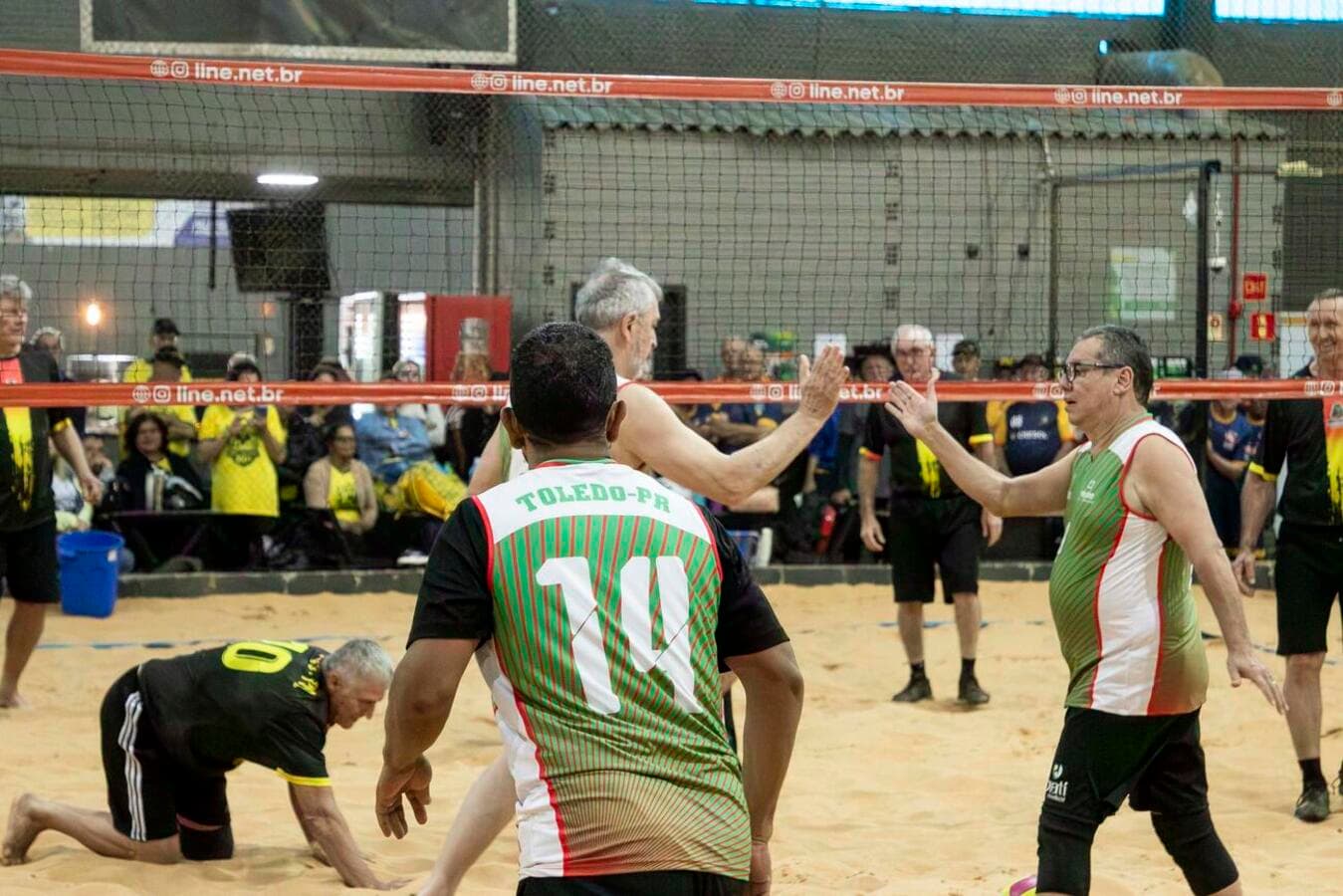 Toledo garante vice-campeonato em Torneio regional de vôlei de praia 60+