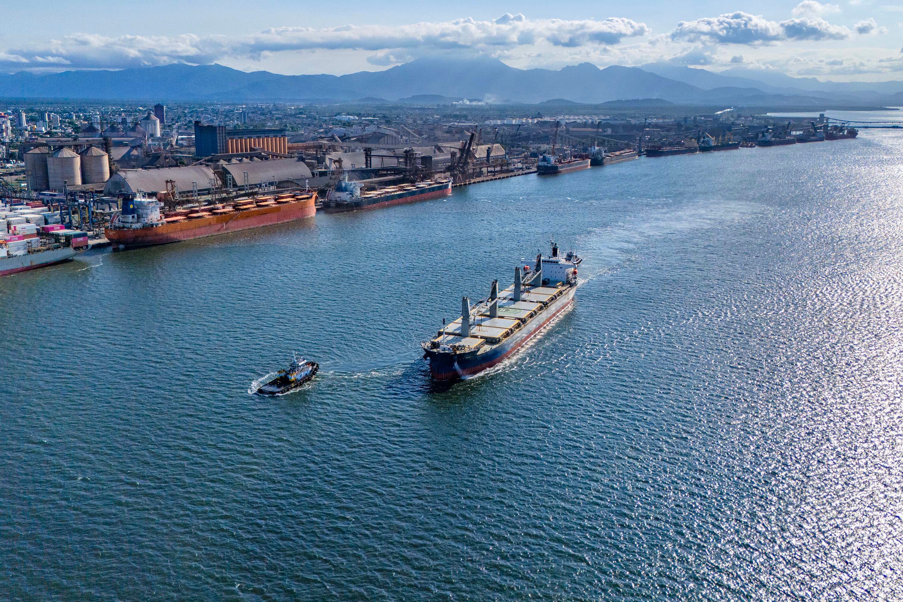 Puxadas pelo complexo soja, exportações paranaenses crescem 7,7% em abril: US$ 2,2 bilhões