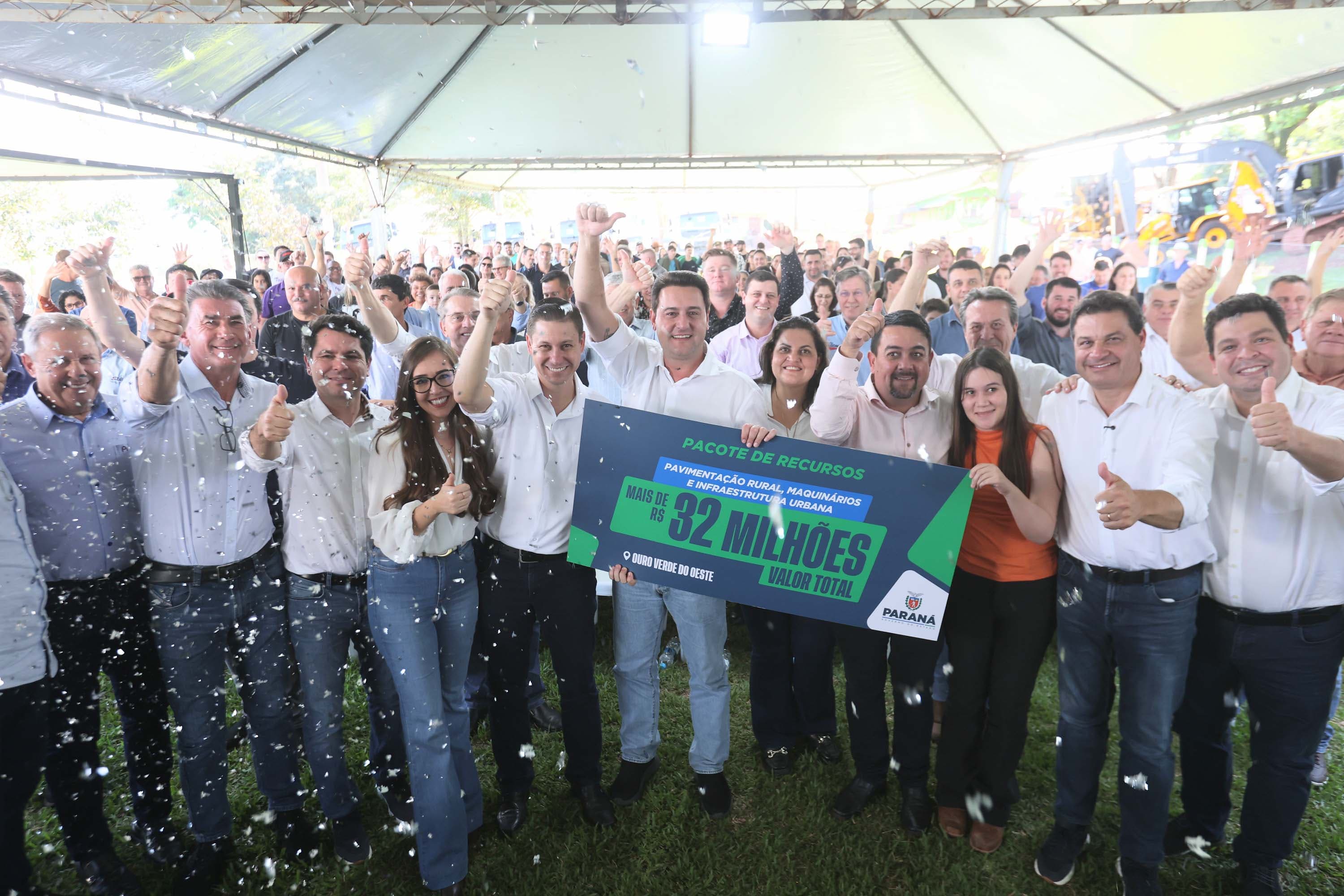 Ratinho Junior anuncia R$ 19,7 milhões para pavimentação rural em Ouro Verde do Oeste