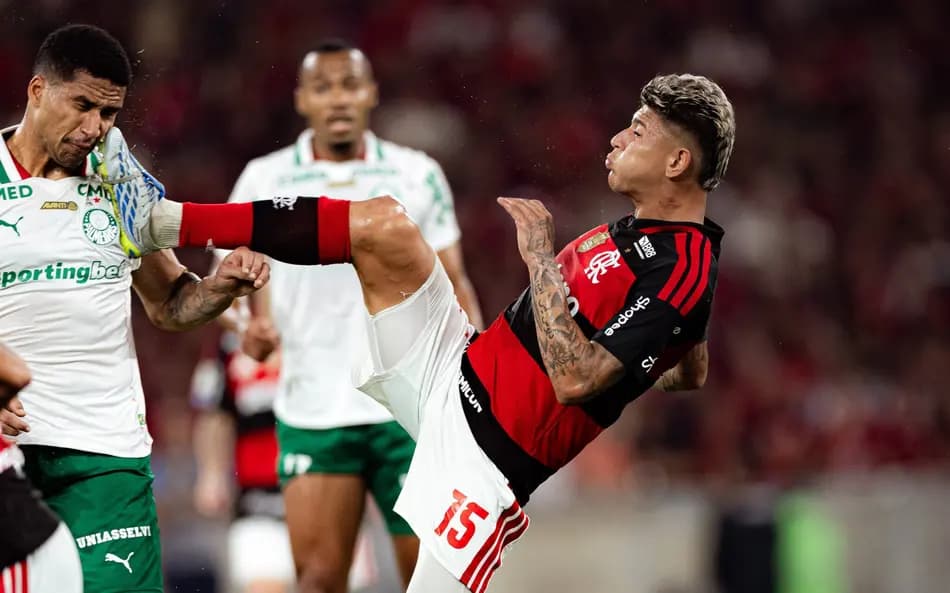 Carrascal do Flamengo é punido com três jogos de suspensão após expulsão contra Palmeiras