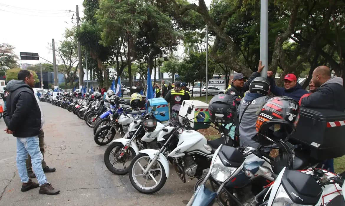 Governo amplia crédito para motociclistas de aplicativos